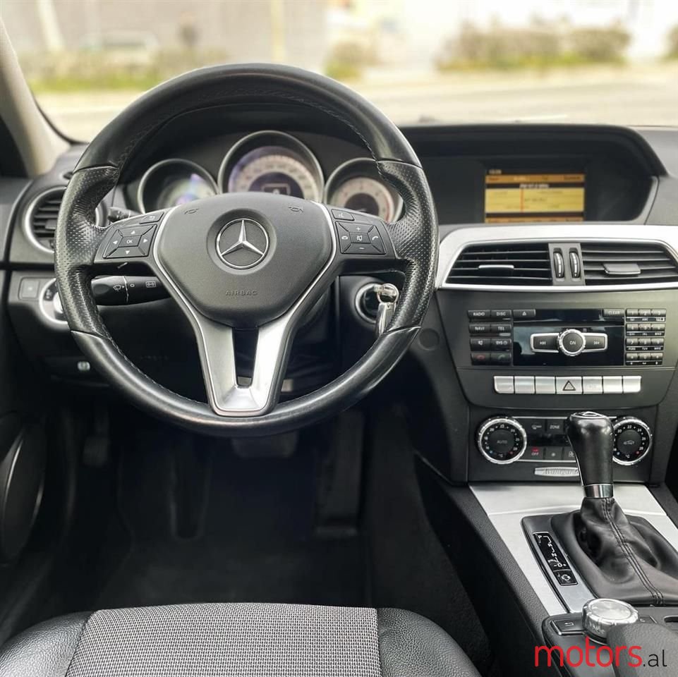 2013' Mercedes-Benz C 200 photo #5