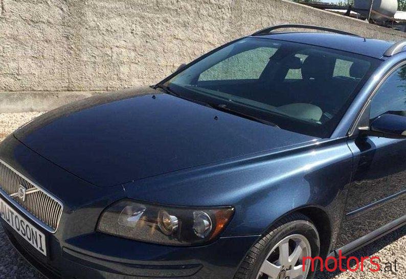 2005' Volvo V50 photo #1
