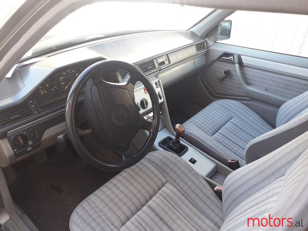 1993' Mercedes-Benz 200 photo #3