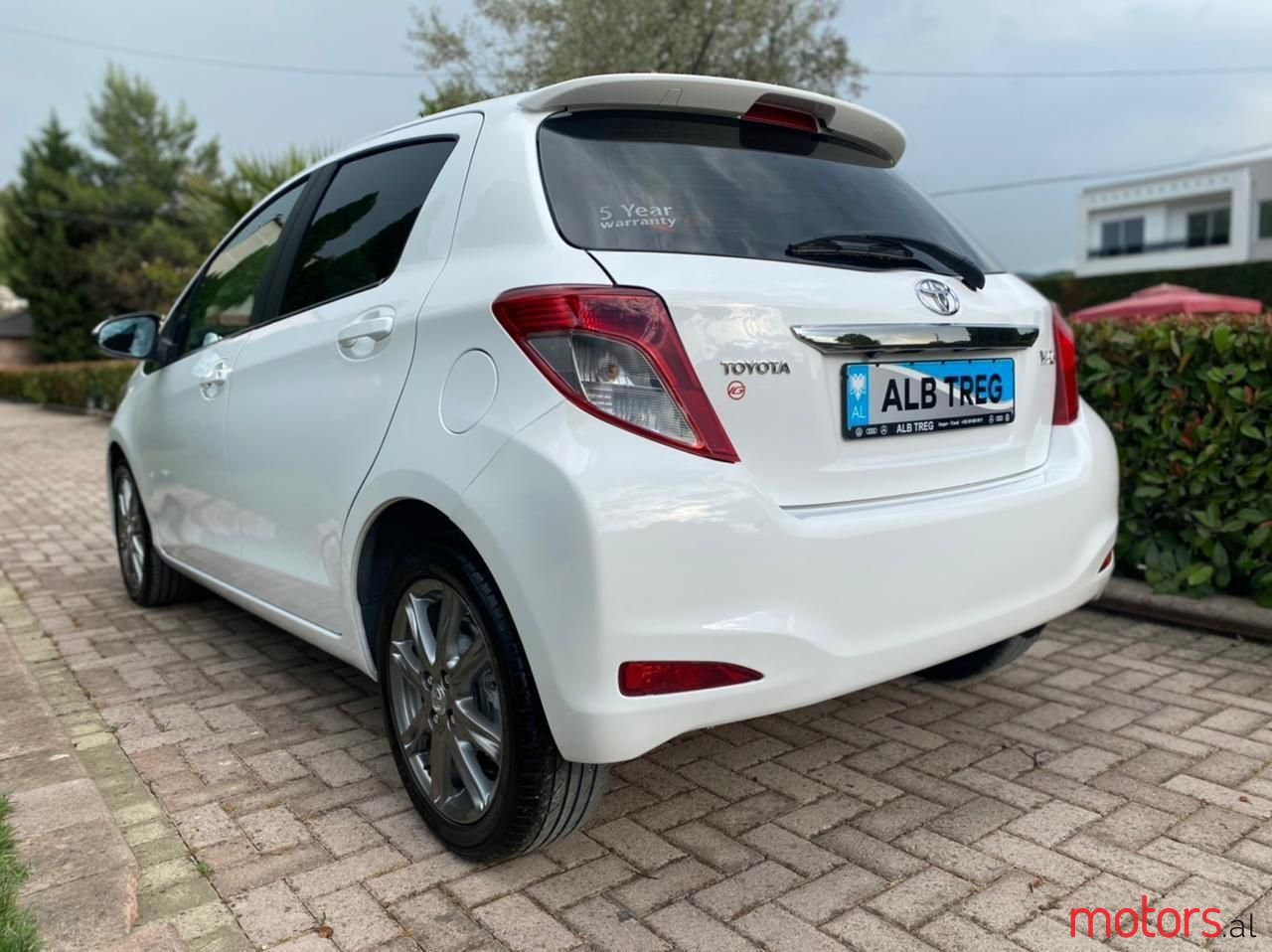 2013' Toyota Yaris photo #2