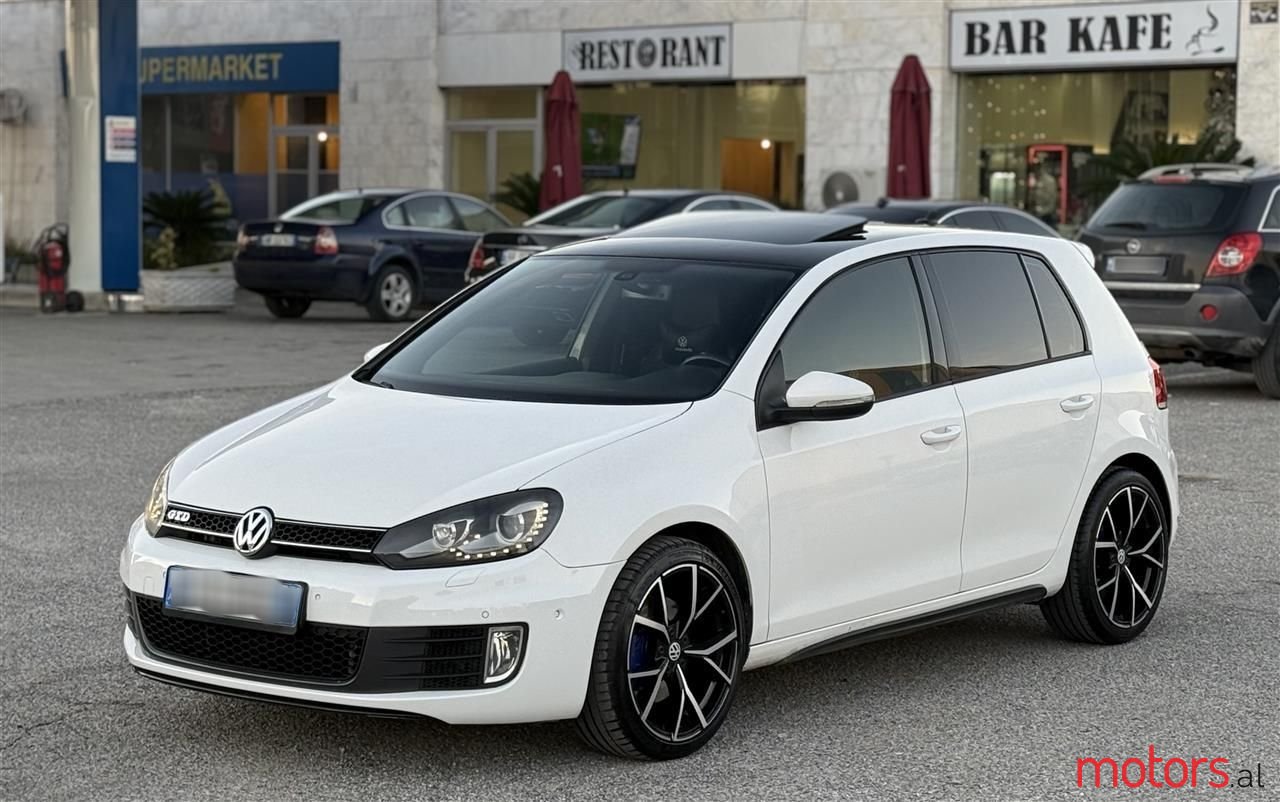 2013' Volkswagen Golf photo #1