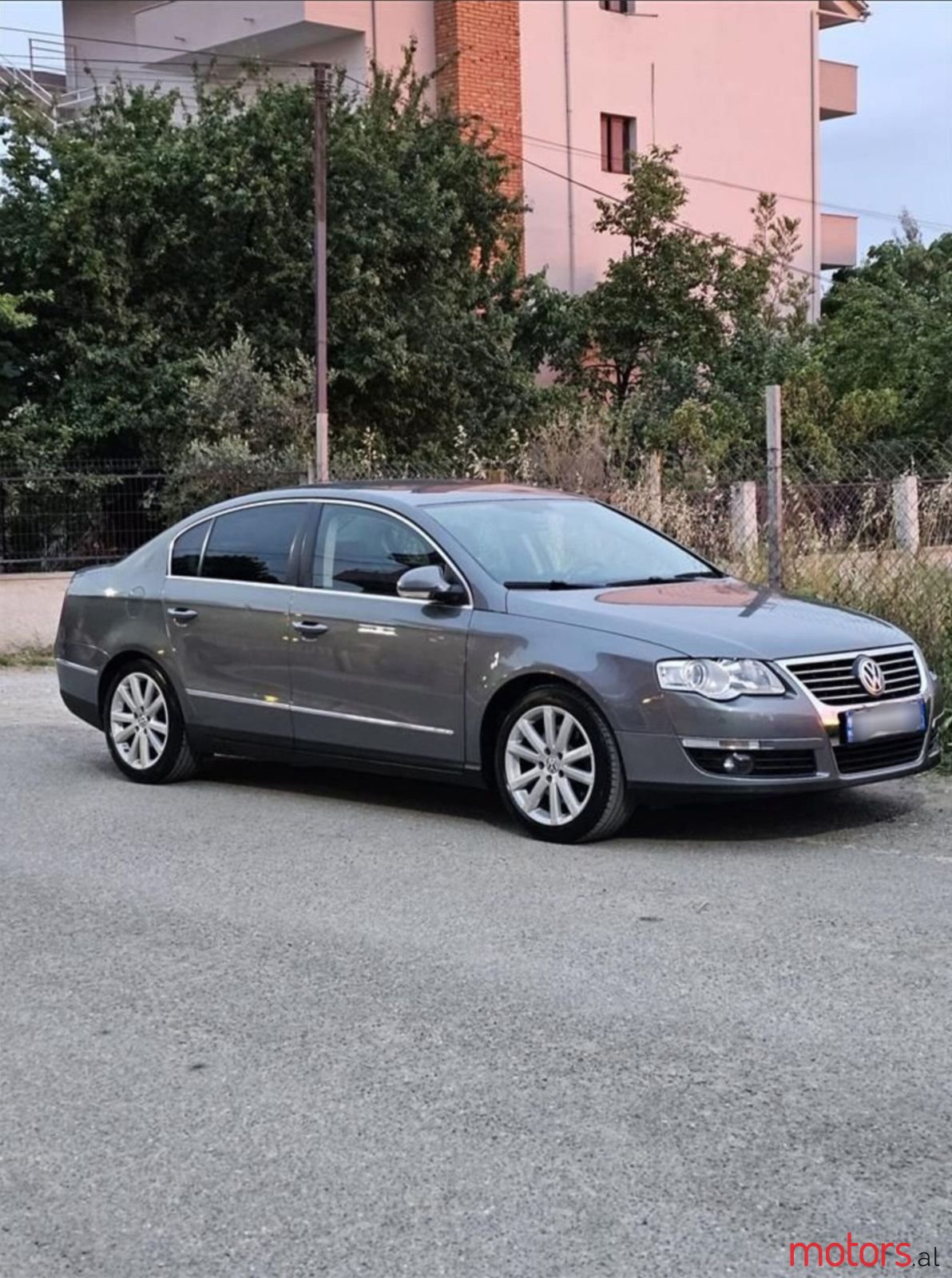 2008' Volkswagen Passat photo #1