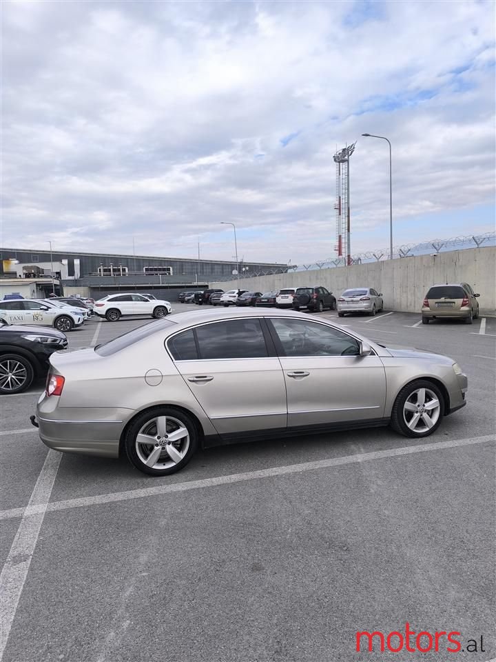 2006' Volkswagen Passat photo #4