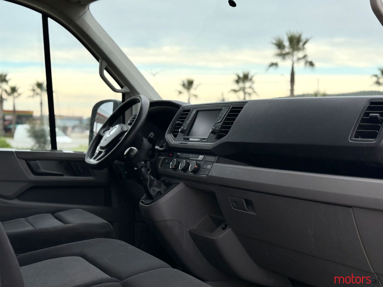 2018' Volkswagen Crafter photo #5