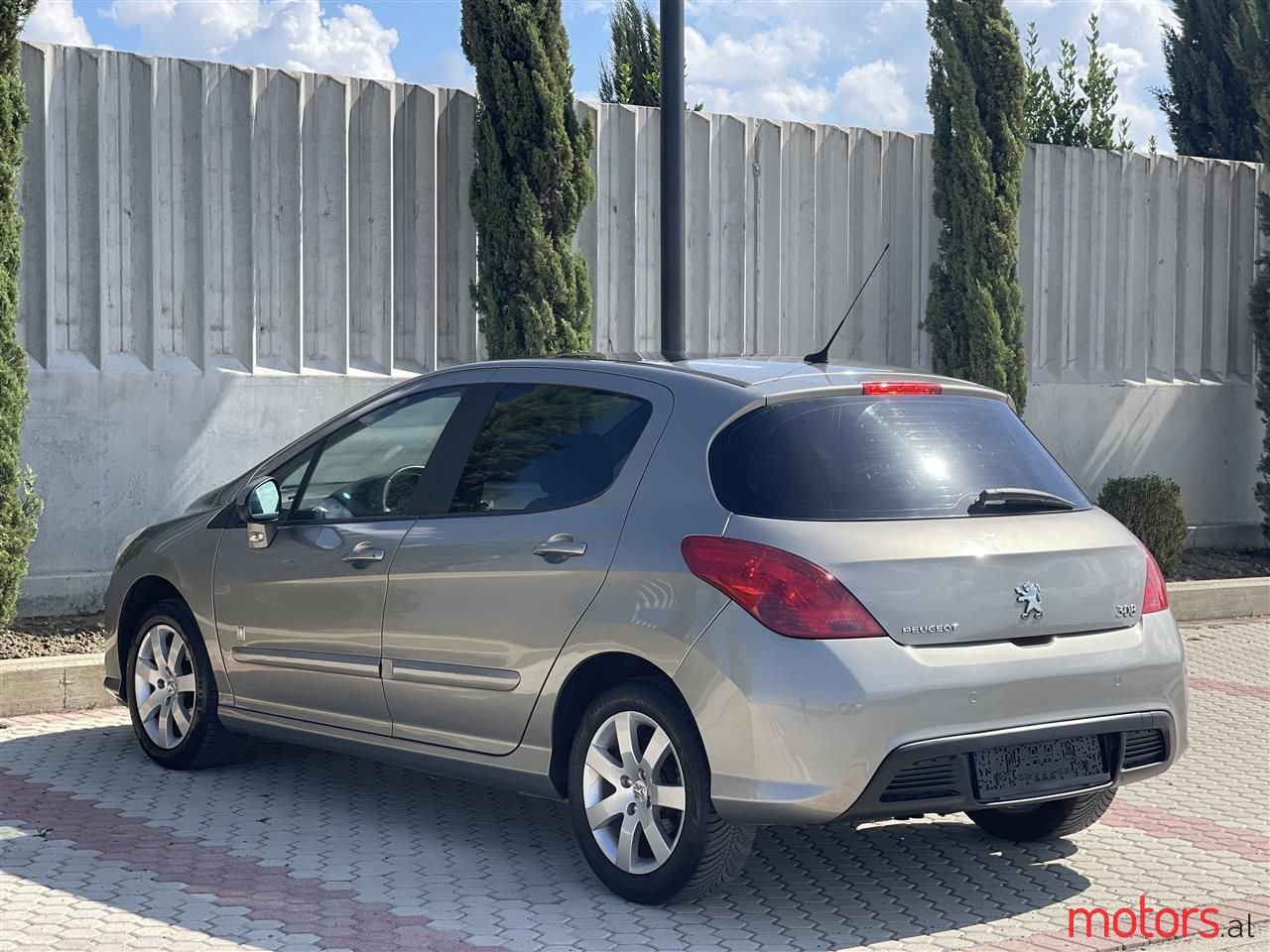 2010' Peugeot 308 photo #2