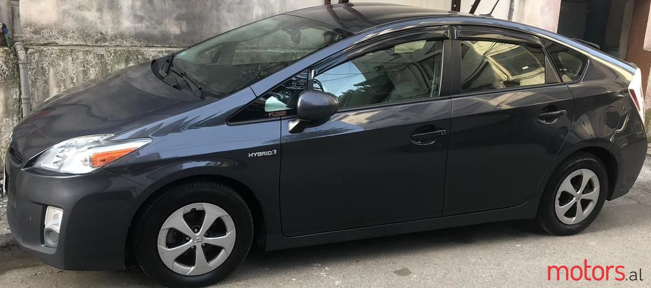 2011' Toyota Prius photo #6