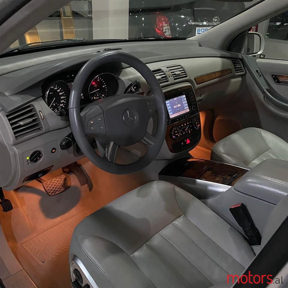 2006' Mercedes-Benz R 320 photo #4