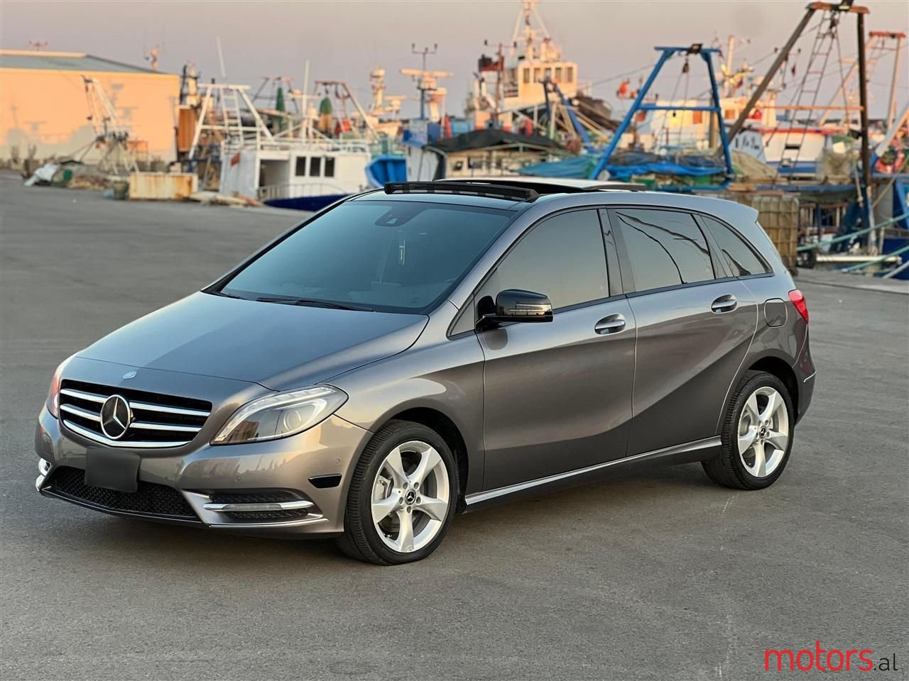 2014' Mercedes-Benz B 250 photo #2