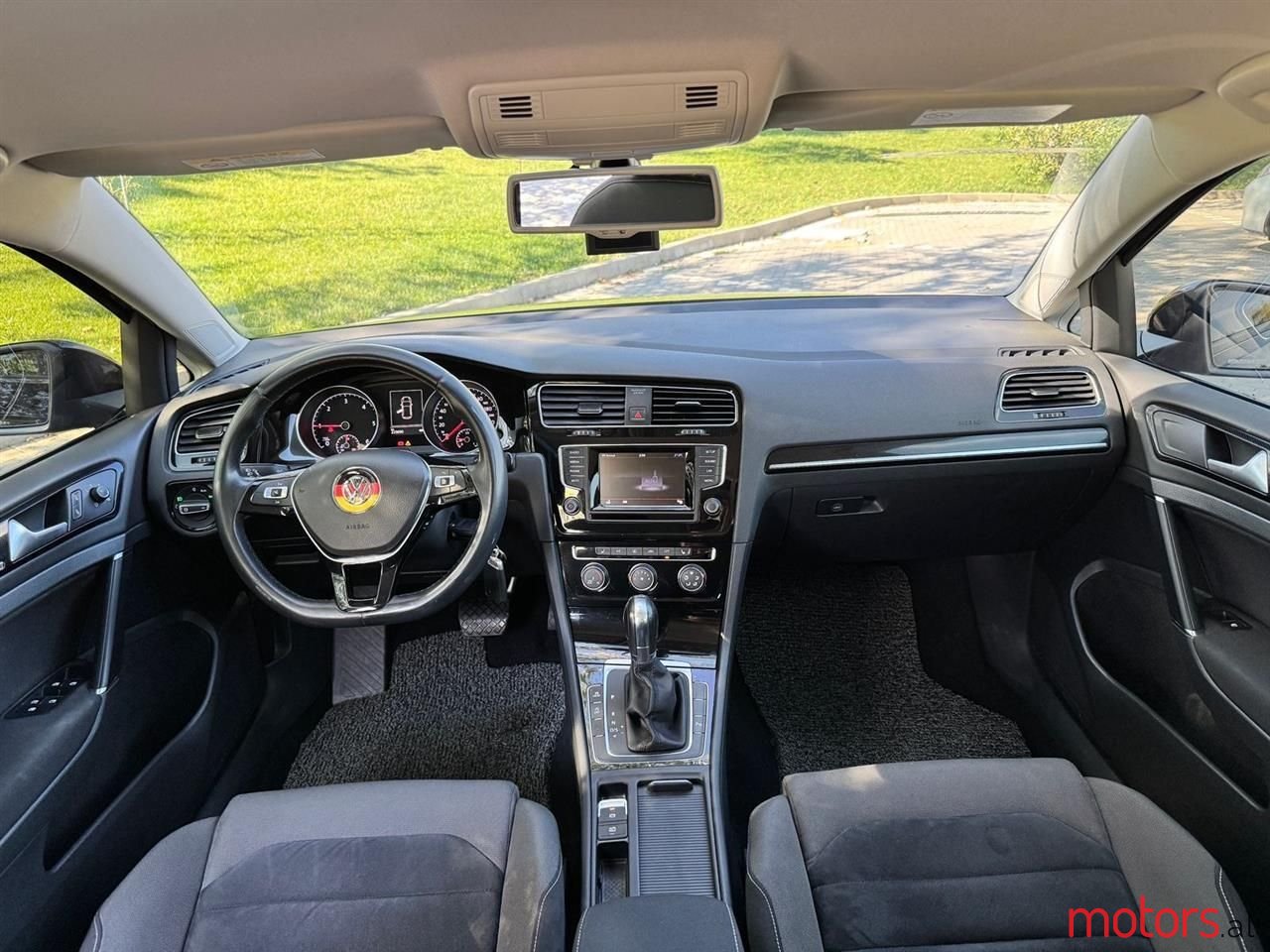 2014' Volkswagen Golf photo #2