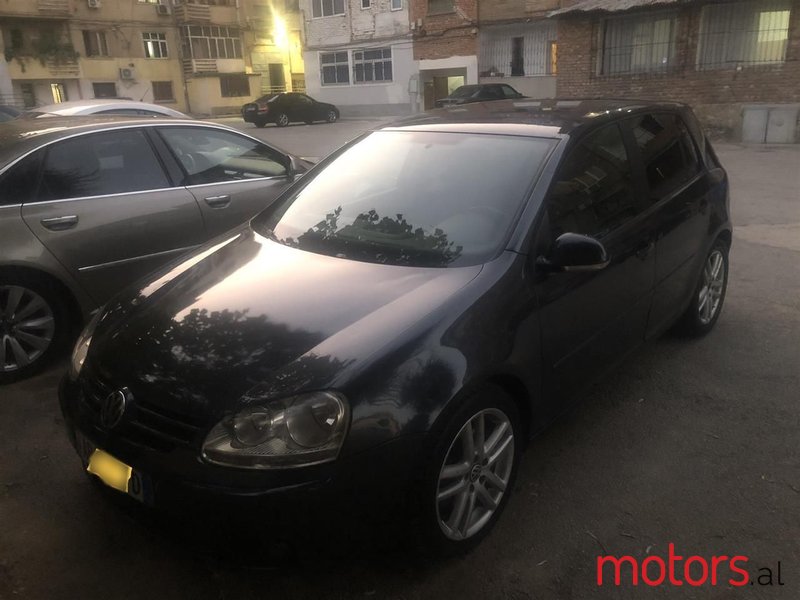 2004' Volkswagen Golf photo #1