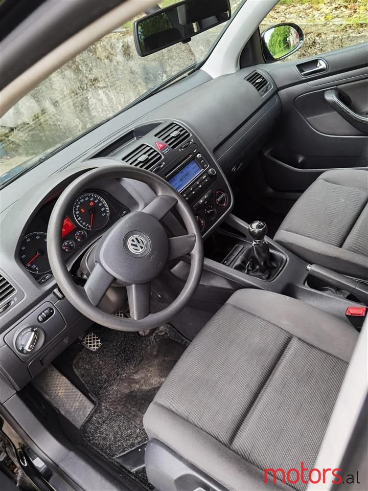 2005' Volkswagen Golf photo #3