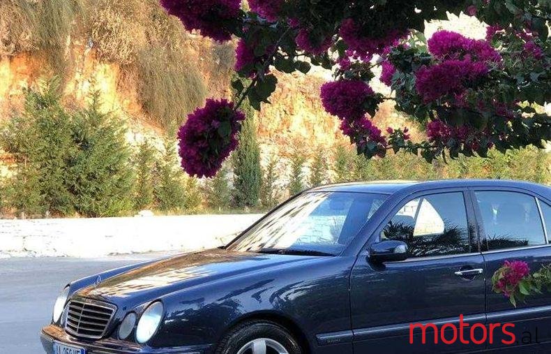2001' Mercedes-Benz E 270 photo #1
