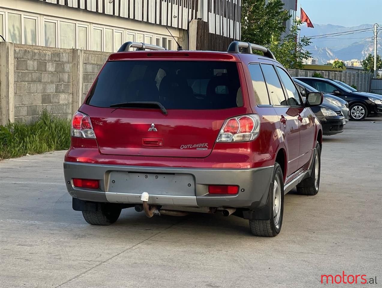 2004' Mitsubishi Outlander photo #2