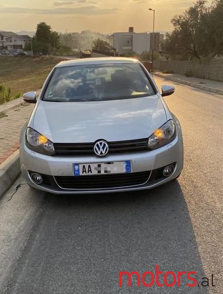 2009' Volkswagen Golf photo #3