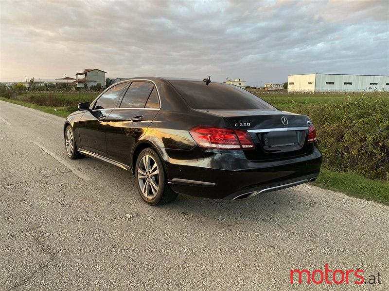 2014' Mercedes-Benz E 220 photo #2