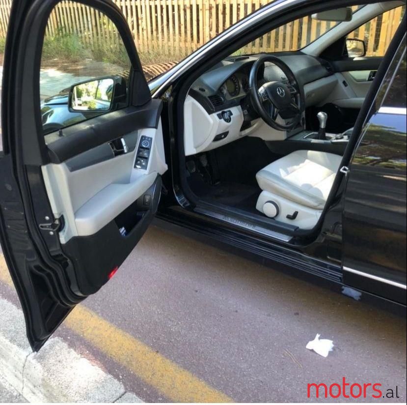 2009' Mercedes-Benz C 220 photo #3