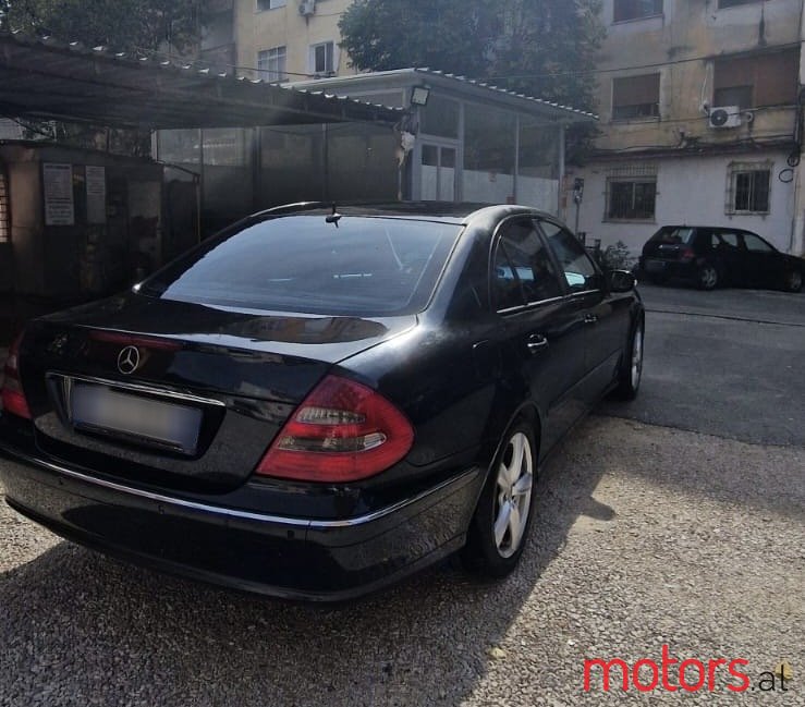2005' Mercedes-Benz E 220 photo #5