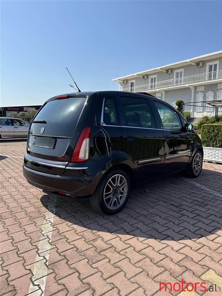 2011' Lancia Musa photo #4