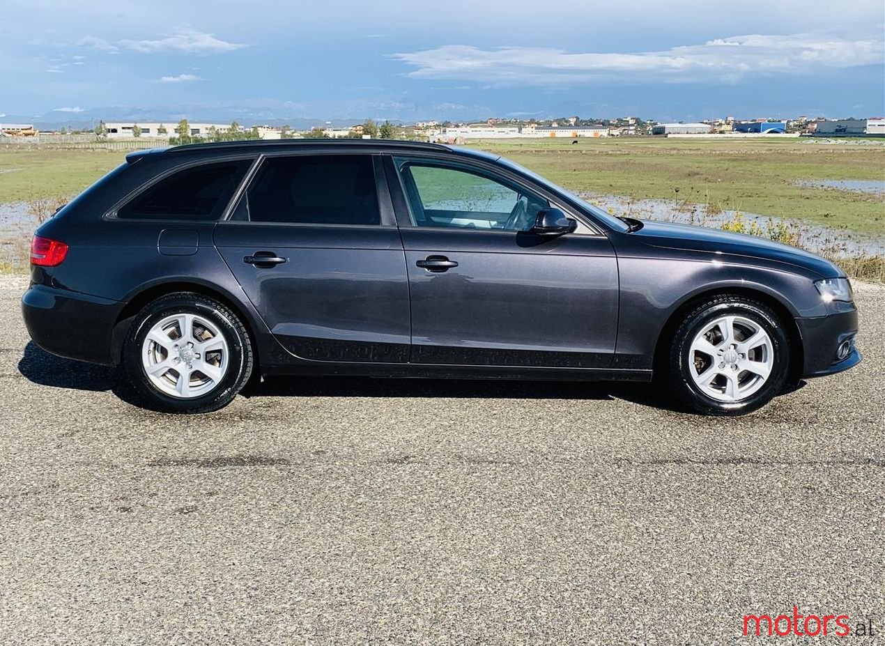2011' Audi A4 photo #1