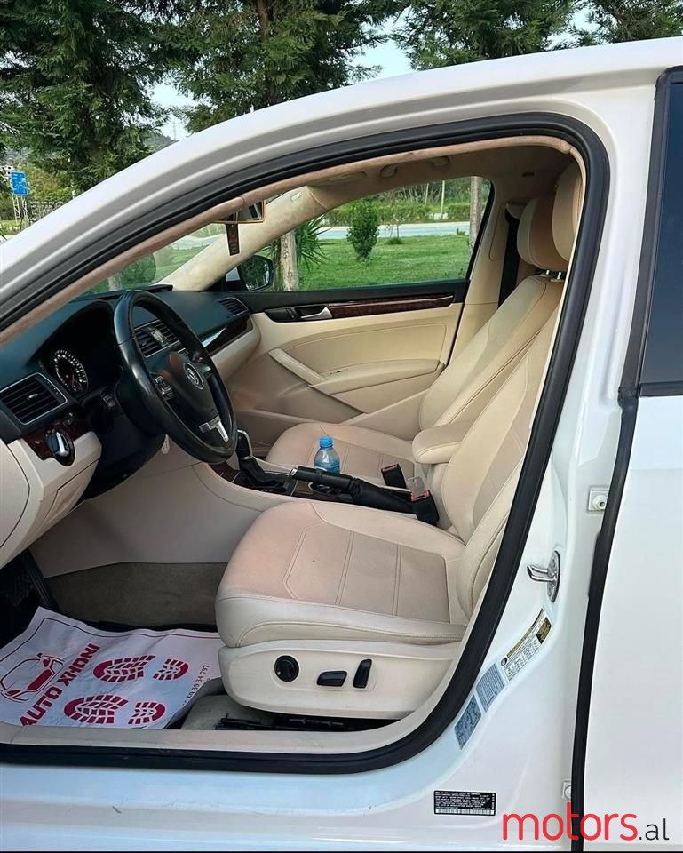 2015' Volkswagen Passat photo #6