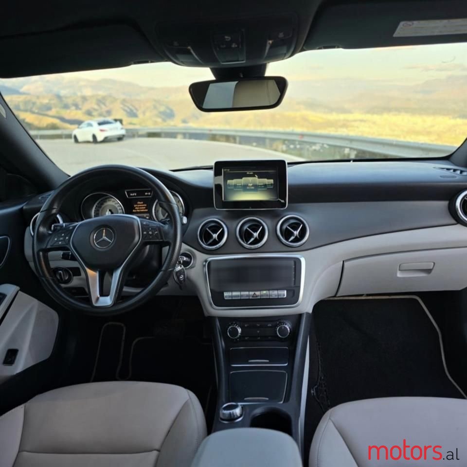 2014' Mercedes-Benz CLA 200 photo #6