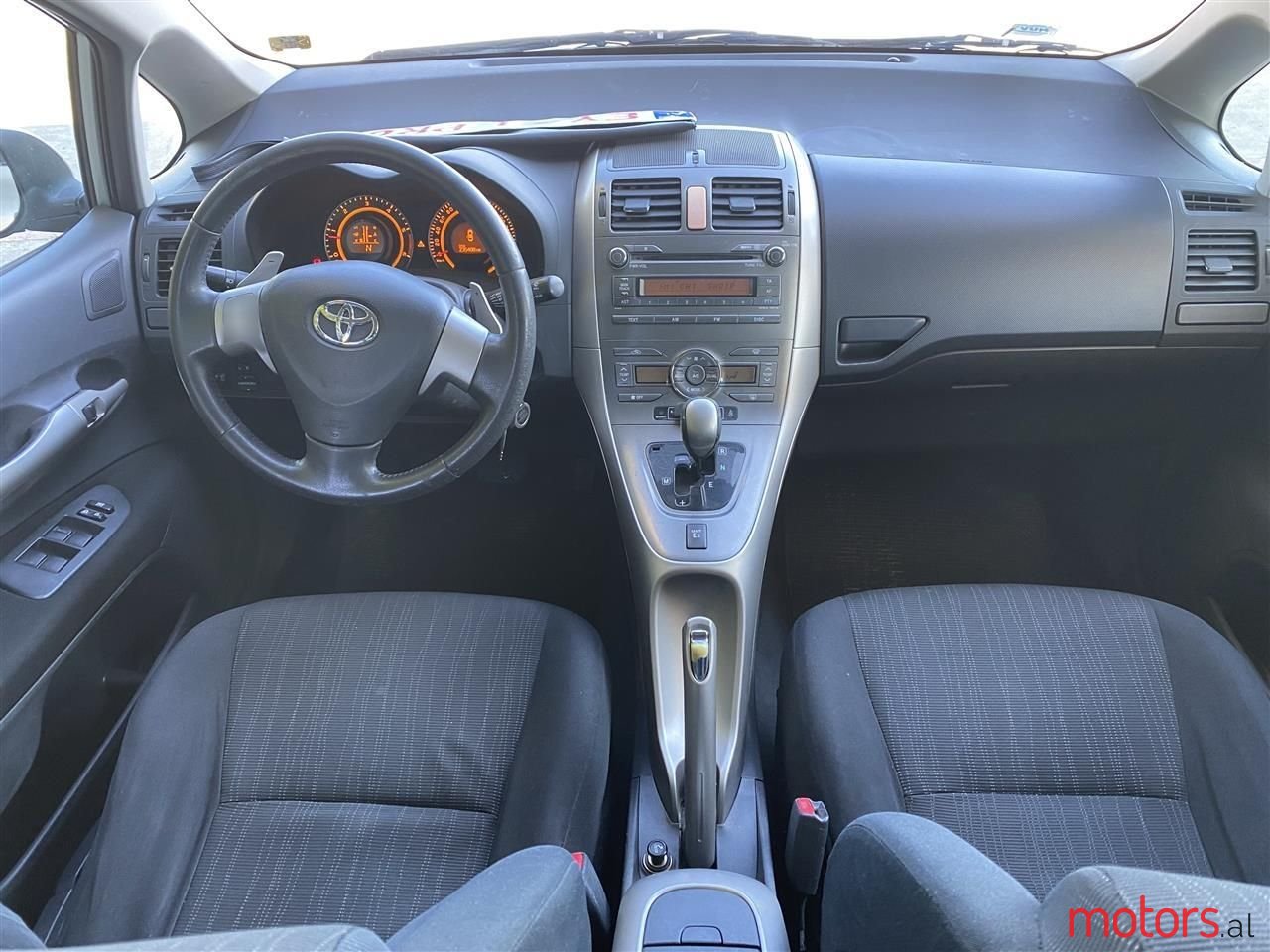 2007' Toyota Auris photo #6