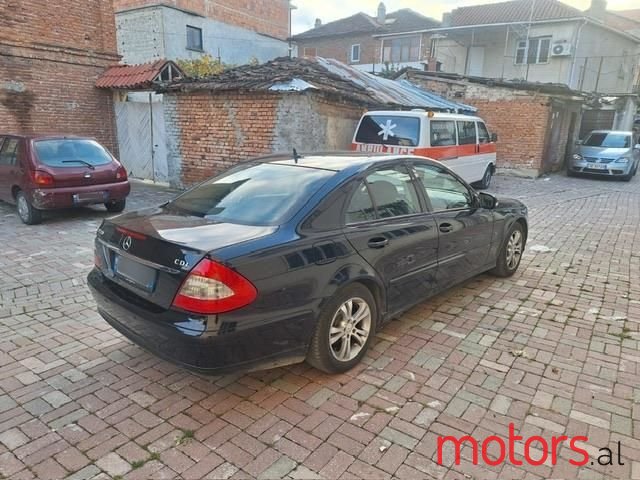 2006' Mercedes-Benz E 220 photo #3