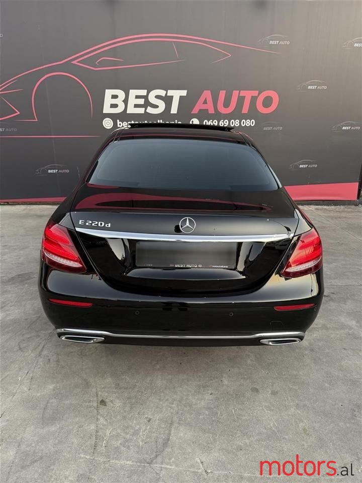 2017' Mercedes-Benz E 220 photo #4