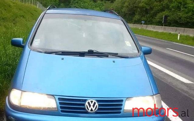 2000' Volkswagen Touran photo #1