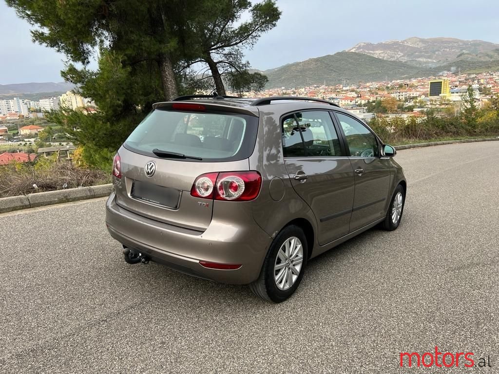 2012' Volkswagen Golf Plus photo #3