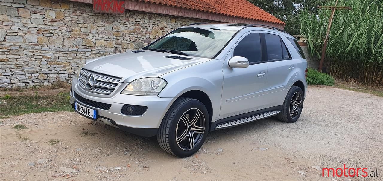 2006' Mercedes-Benz 320 photo #1