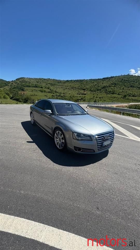 2010' Audi A8 photo #2