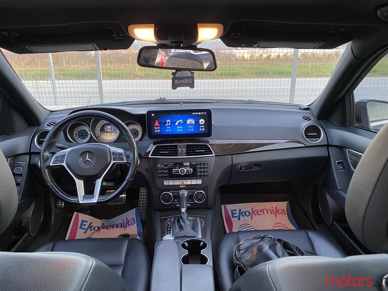 2012' Mercedes-Benz C 250 photo #6