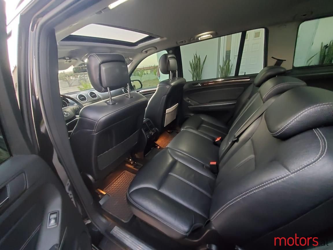 2009' Mercedes-Benz GL 320 photo #5