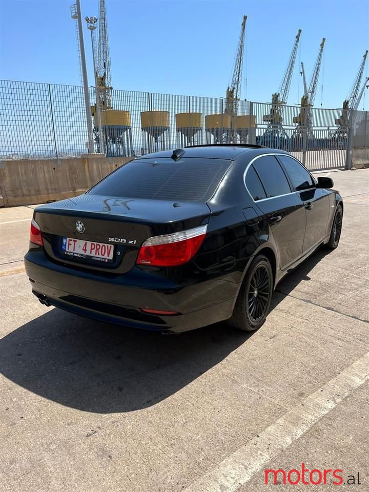 2008' BMW 528 photo #3