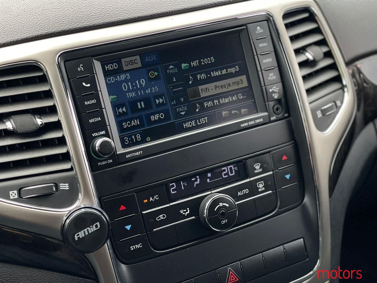 2012' Jeep Grand Cherokee photo #4