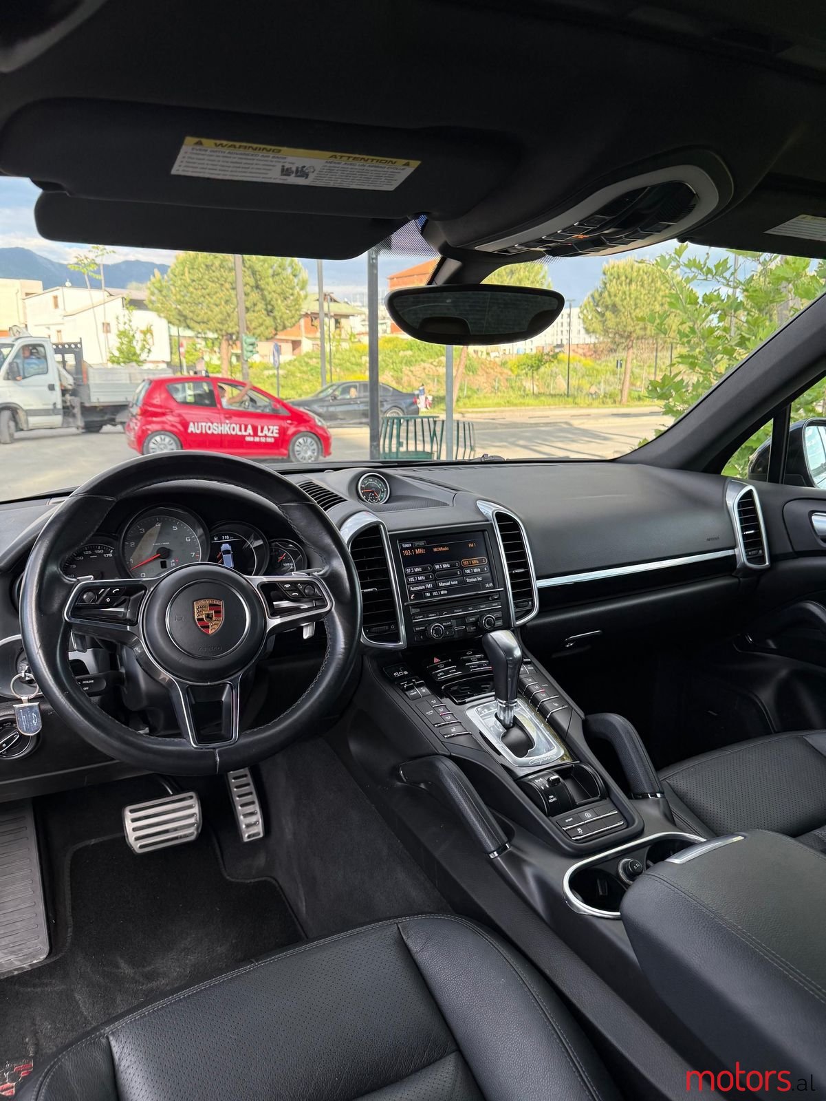 2016' Porsche Cayenne photo #3