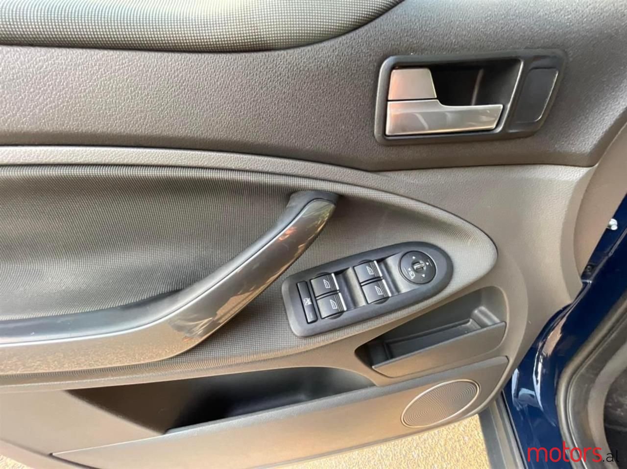 2011' Ford Kuga photo #2