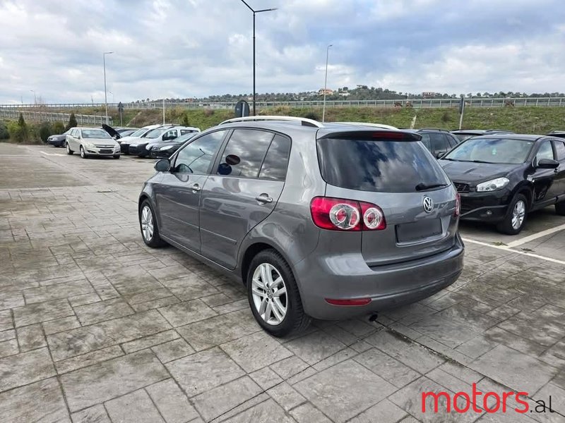 2010' Volkswagen Golf Plus photo #4