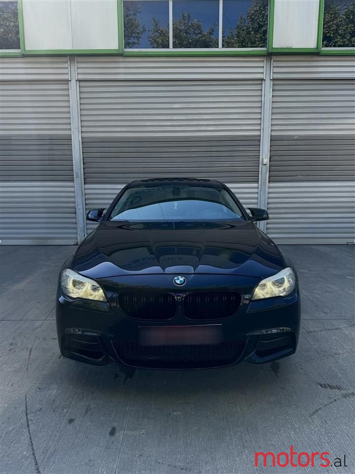 2012' BMW 520 photo #1