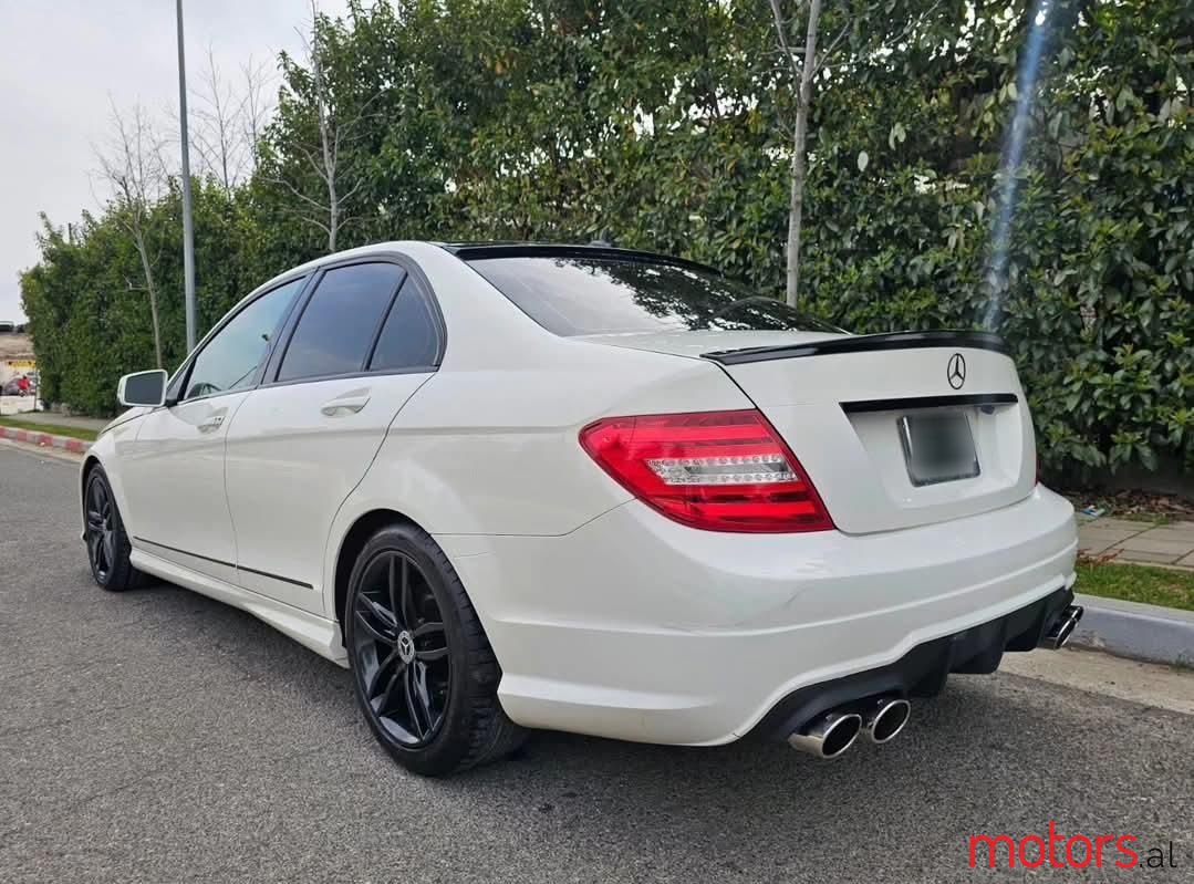 2013' Mercedes-Benz C 300 photo #1