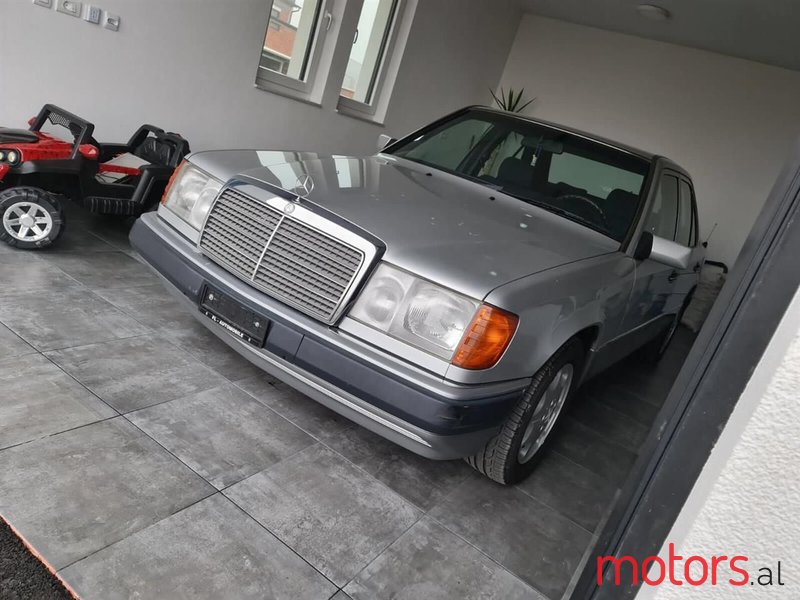 1992' Mercedes-Benz E 300 photo #1