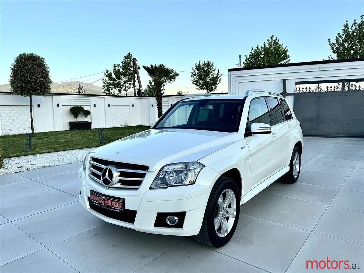 2009' Mercedes-Benz GLK 220 photo #2