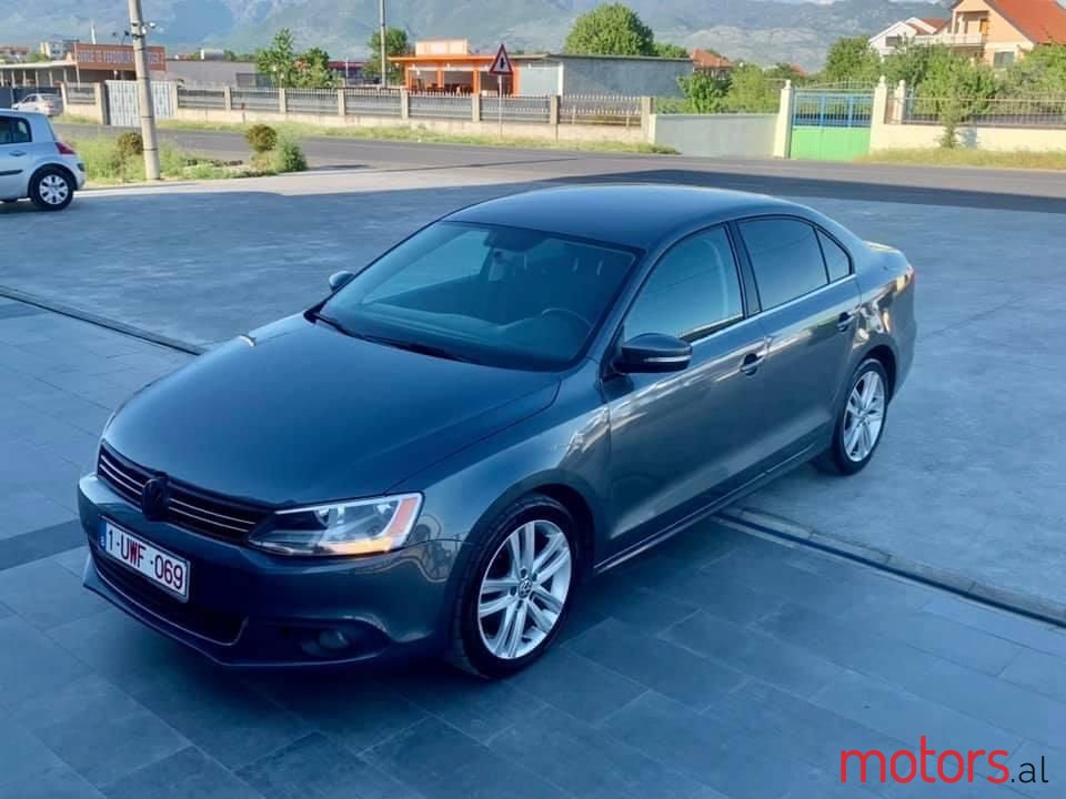 2011' Volkswagen Jetta photo #1