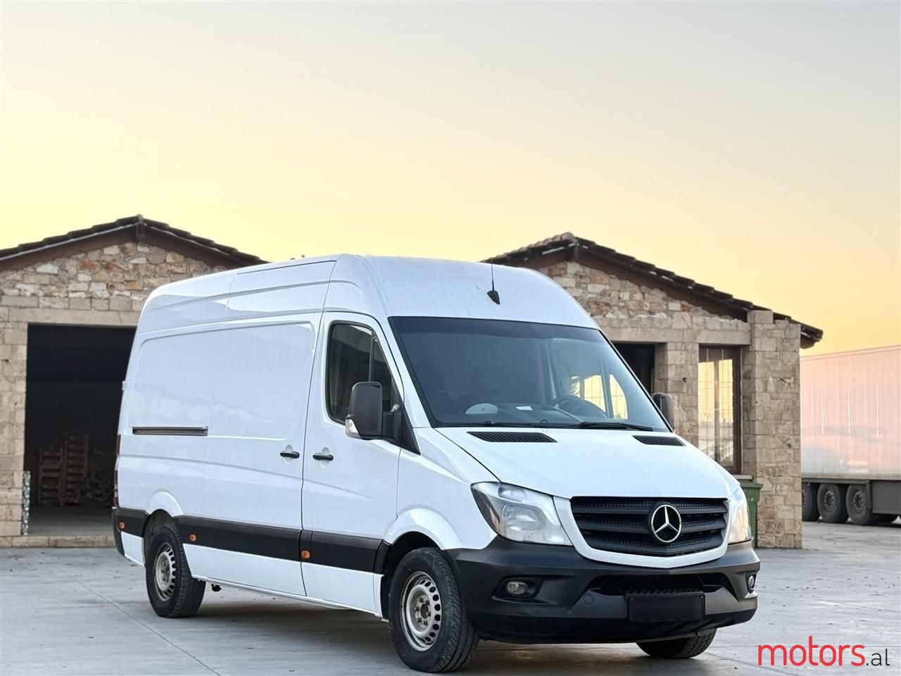 2017' Mercedes-Benz Sprinter photo #1