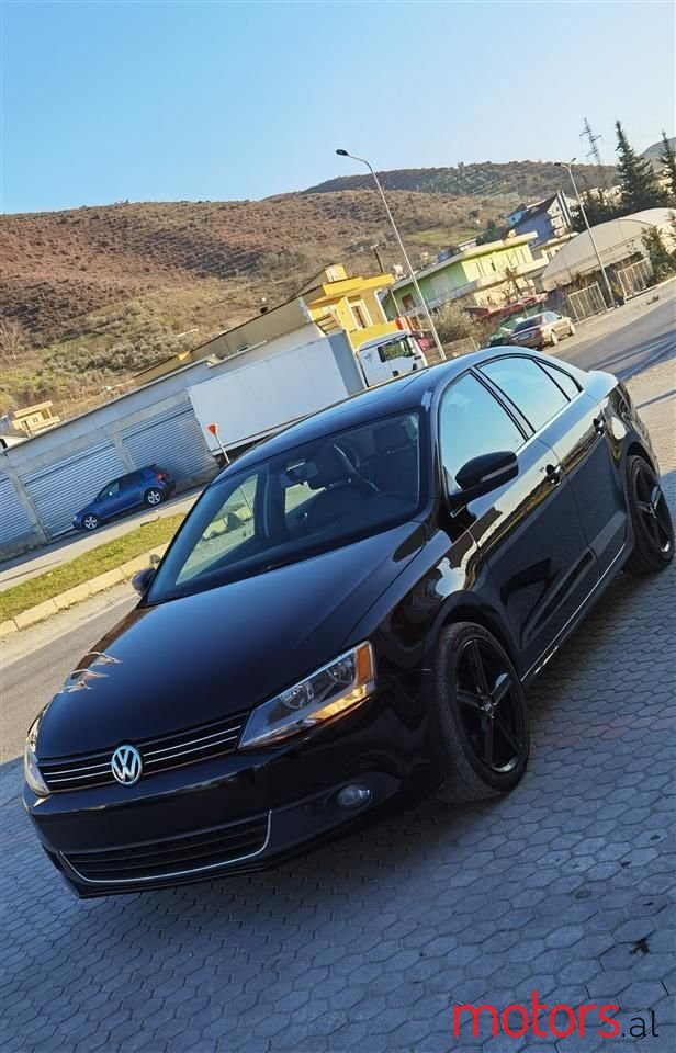 2013' Volkswagen Jetta photo #2
