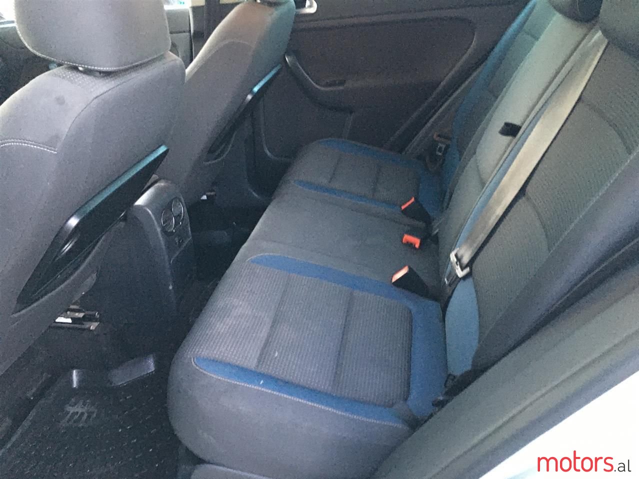 2011' Volkswagen Golf Plus photo #6