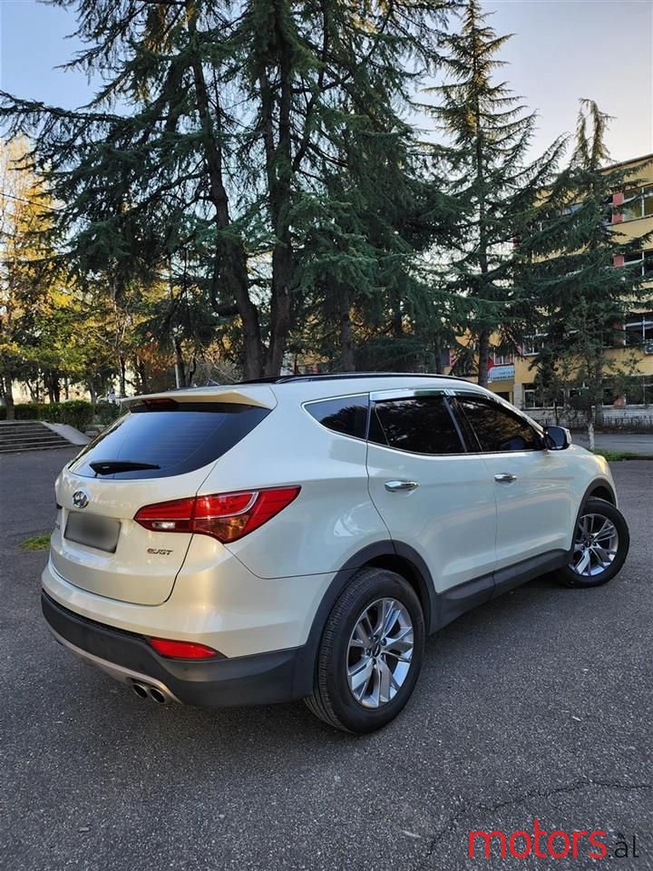 2013' Hyundai Santa Fe photo #4