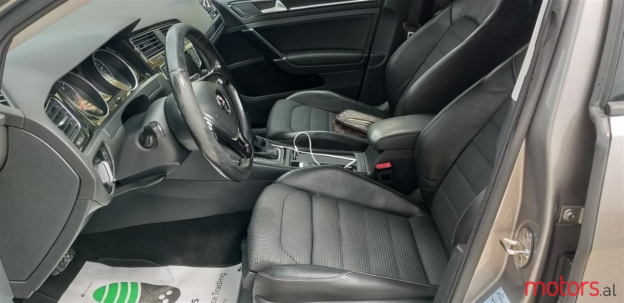 2014' Volkswagen Golf photo #2