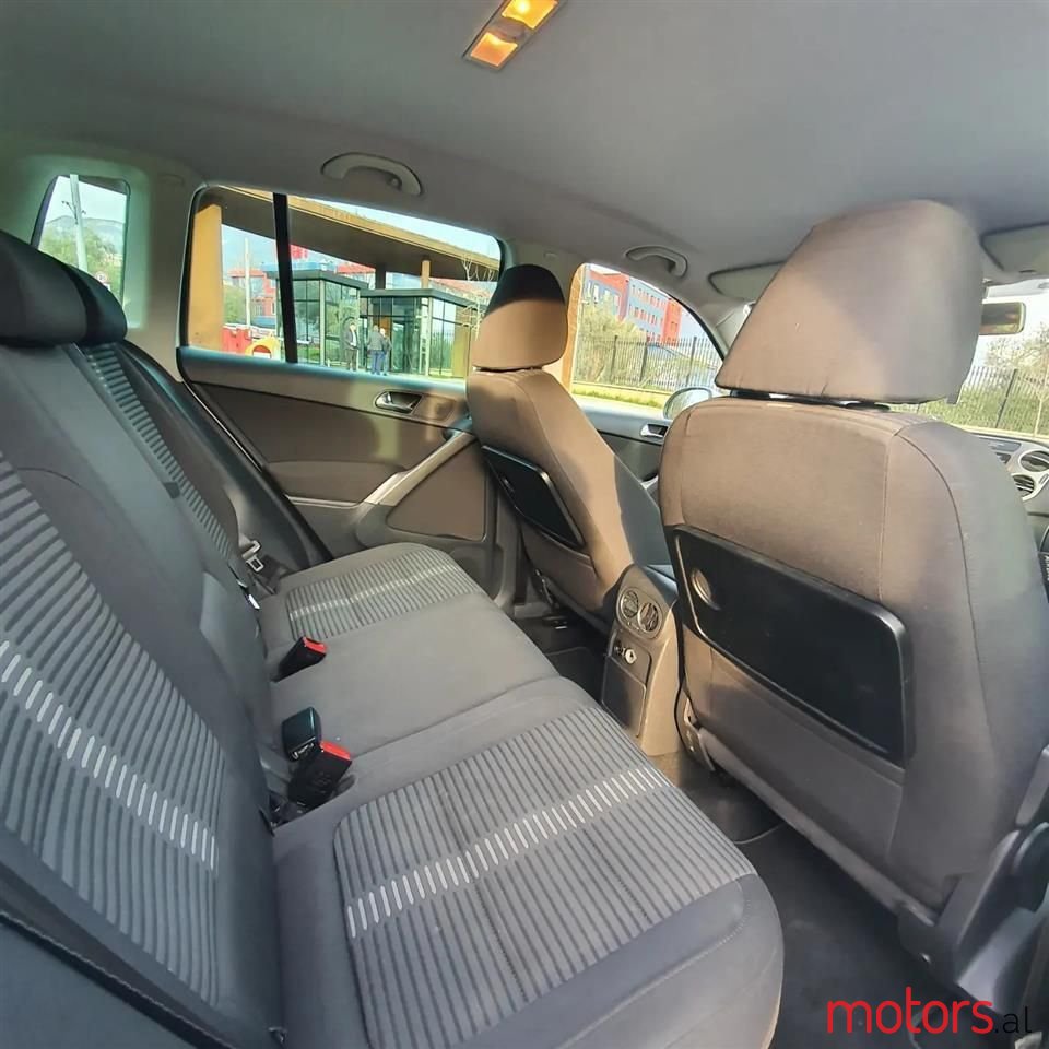 2009' Volkswagen Tiguan photo #6